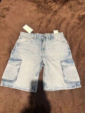 Zara Denim Cargo jorts  in light wash Blue NWT